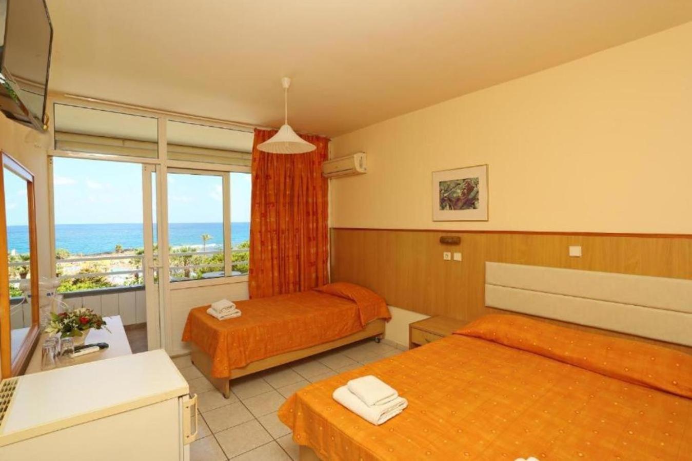 Eri Beach & Village Hotel 赫索尼索斯 外观 照片