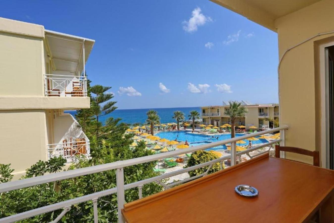 Eri Beach & Village Hotel 赫索尼索斯 外观 照片
