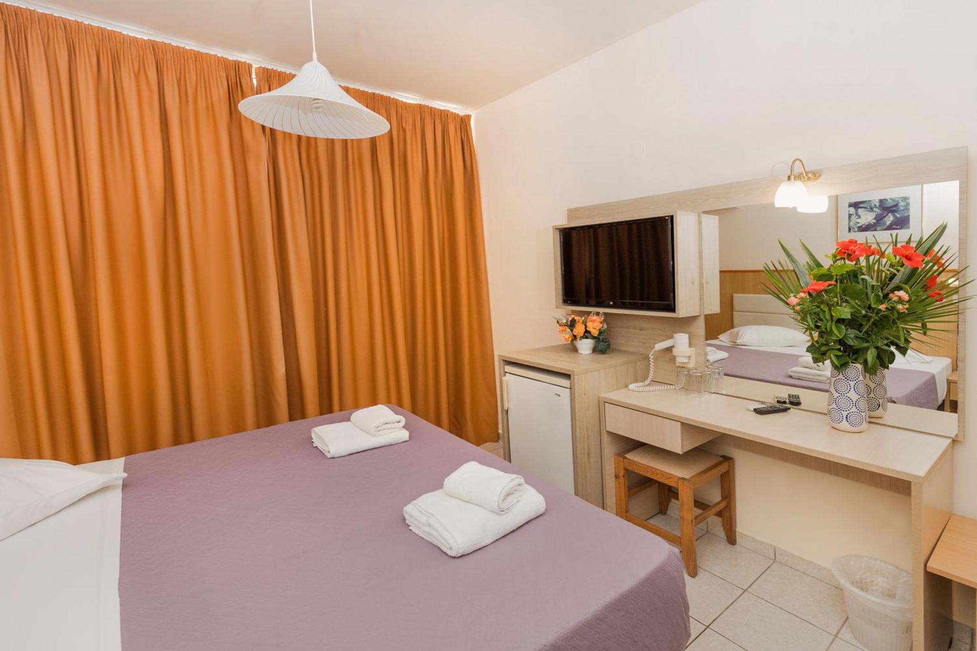 Eri Beach & Village Hotel 赫索尼索斯 外观 照片
