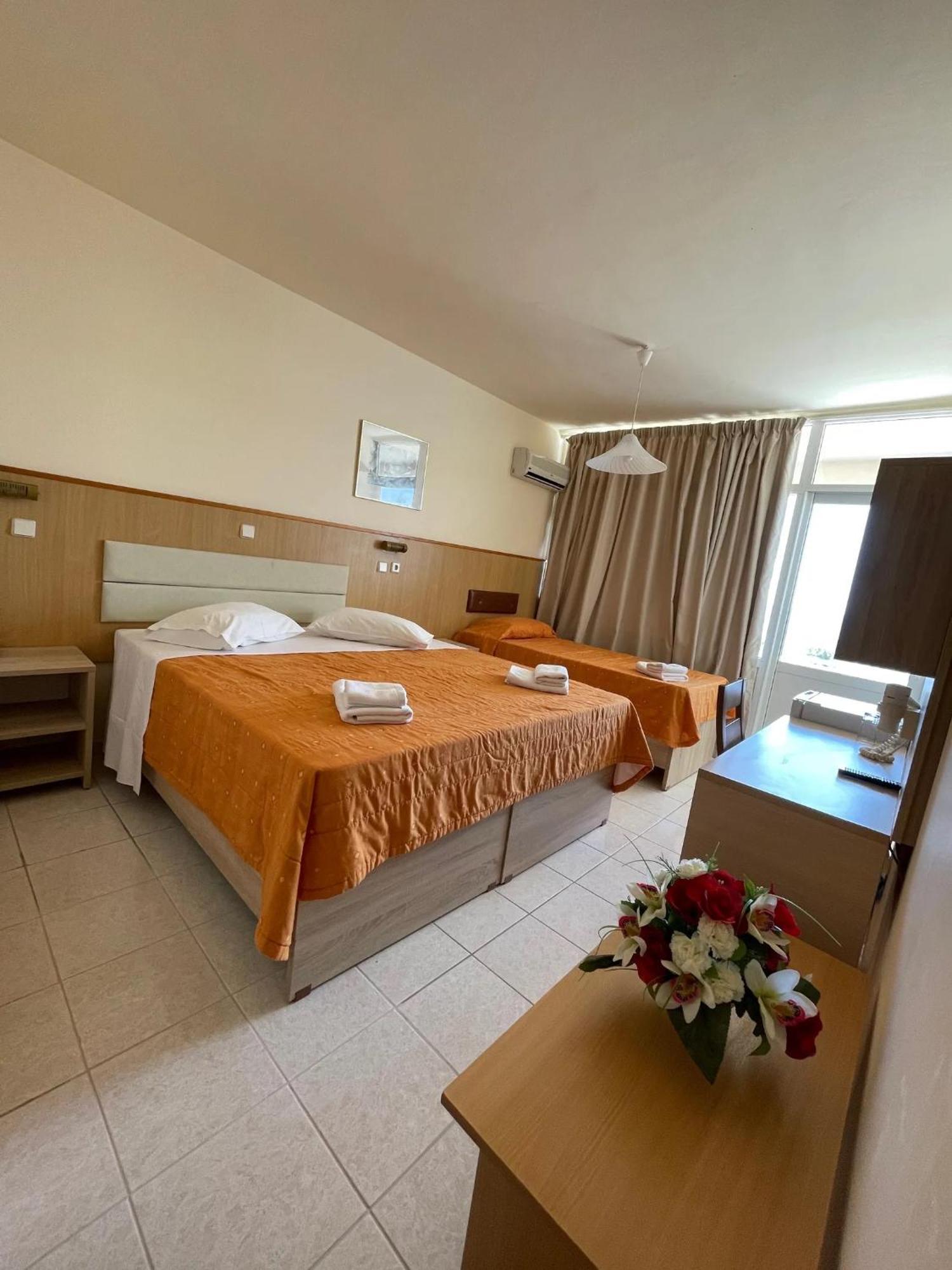 Eri Beach & Village Hotel 赫索尼索斯 外观 照片